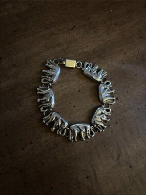 Elephant Link Bracelet in Shiny Silver